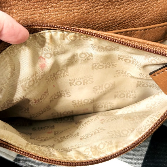 Michael Kors Tan Crossbody Bag with Signature Style - Picture 6 of 8